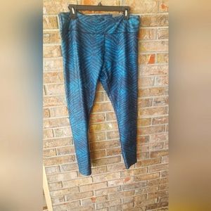 99. NWT Athletic Capris